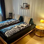 Apartment Grosse Mit Gartentiny, Nähe Thun Und Interlaken *