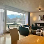 Grosse Mit Gartentiny, Nähe Thun Und Interlaken