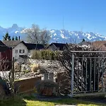 Grosse Mit Gartentiny, Nähe Thun Und Interlaken *