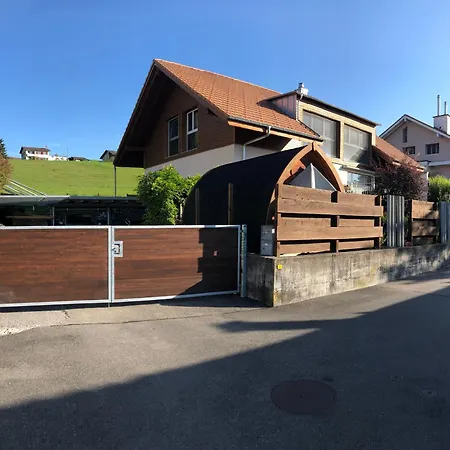 Grosse Mit Gartentiny, Naehe Thun Und Interlaken