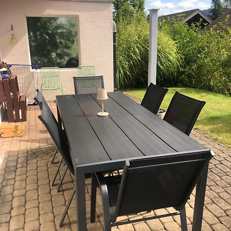 Grosse Mit Gartentiny, Naehe Thun Und Interlaken