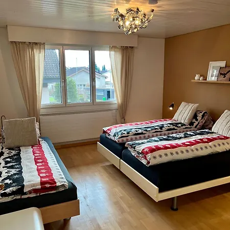 Grosszuegige Ferienwohnung Fuer Gruppen Nahe Thun & Interlaken *