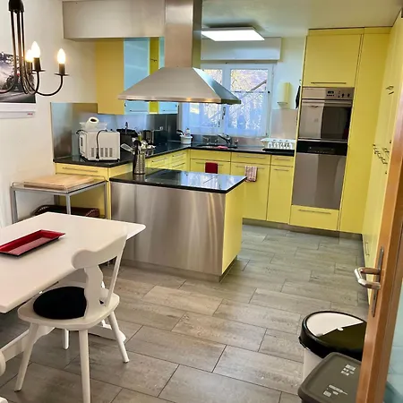 Grosszuegige Ferienwohnung Fuer Gruppen Nahe Thun & Interlaken Lägenhet *
