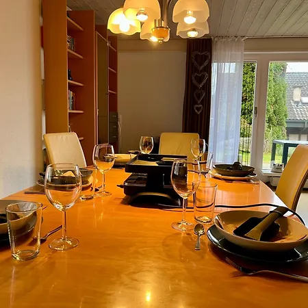 דירה Grosszuegige Ferienwohnung Fuer Gruppen Nahe Thun & Interlaken *