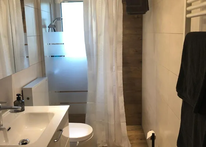 公寓 Grosse Mit Gartentiny, Naehe Thun Und Interlaken