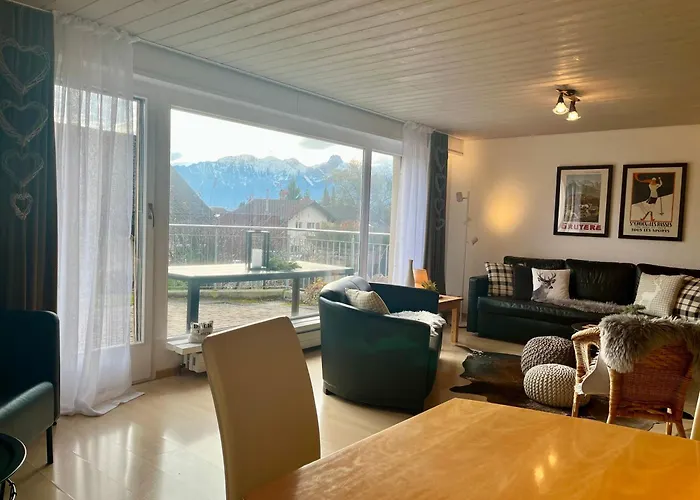 Grosse Mit Gartentiny, Naehe Thun Und Interlaken